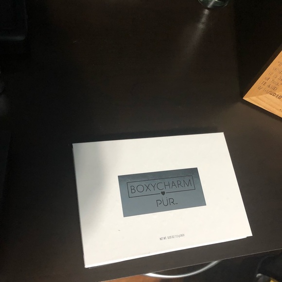 Put shadow pallet - Picture 2 of 2